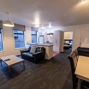 Deluxe One-Bedroom Apartment